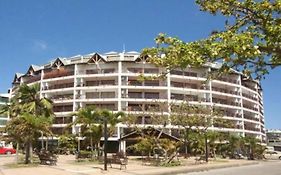 Hermoso apartamento con balcón cerca a la mejor playa